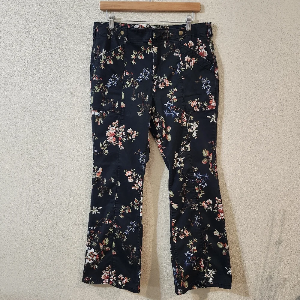 Anthropologie Pilcro The Demilune Floral Print Bootcut Utility Pants - Picture 3 of 16